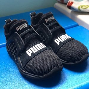 Like new toddler Pumas